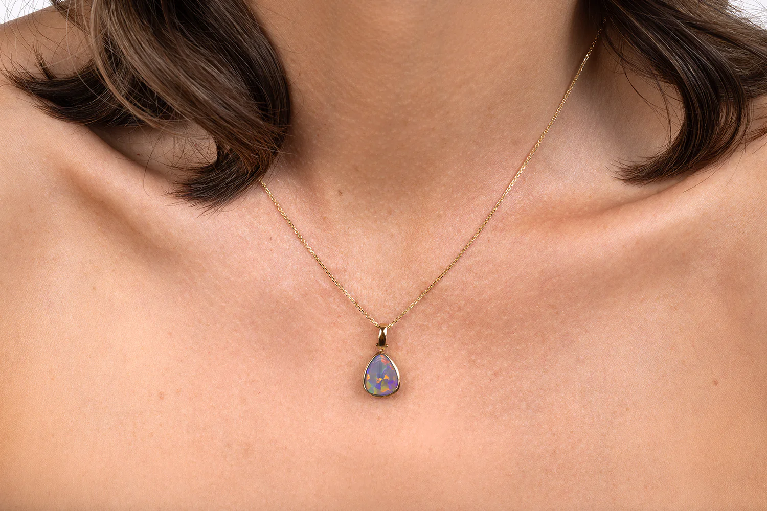 Tatiana — 18kt Yellow Gold 4.37 ct Dark Opal Pendant - Image 2
