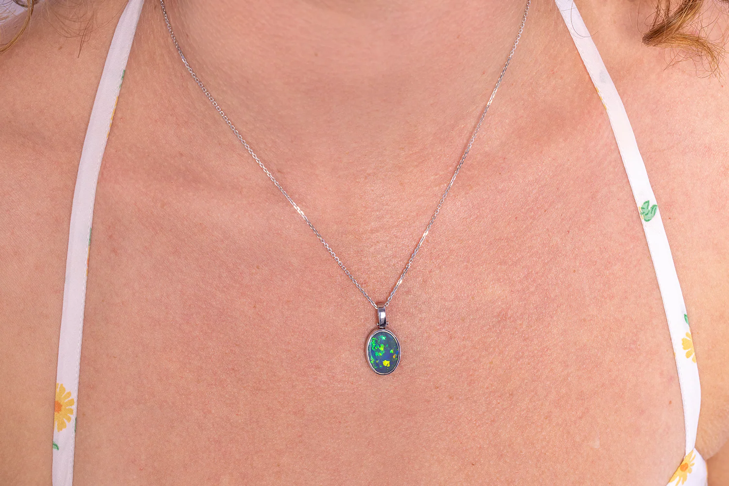 Tatiana Pendant White Gold with 2.29 ct Black Opal - Image 3