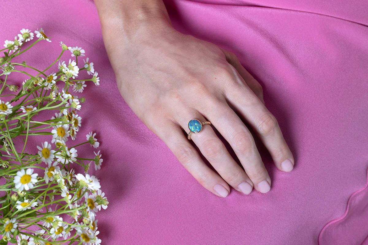 Tatiana — 18kt Yellow Gold 2.47 ct Dark Opal Ring - Image 6