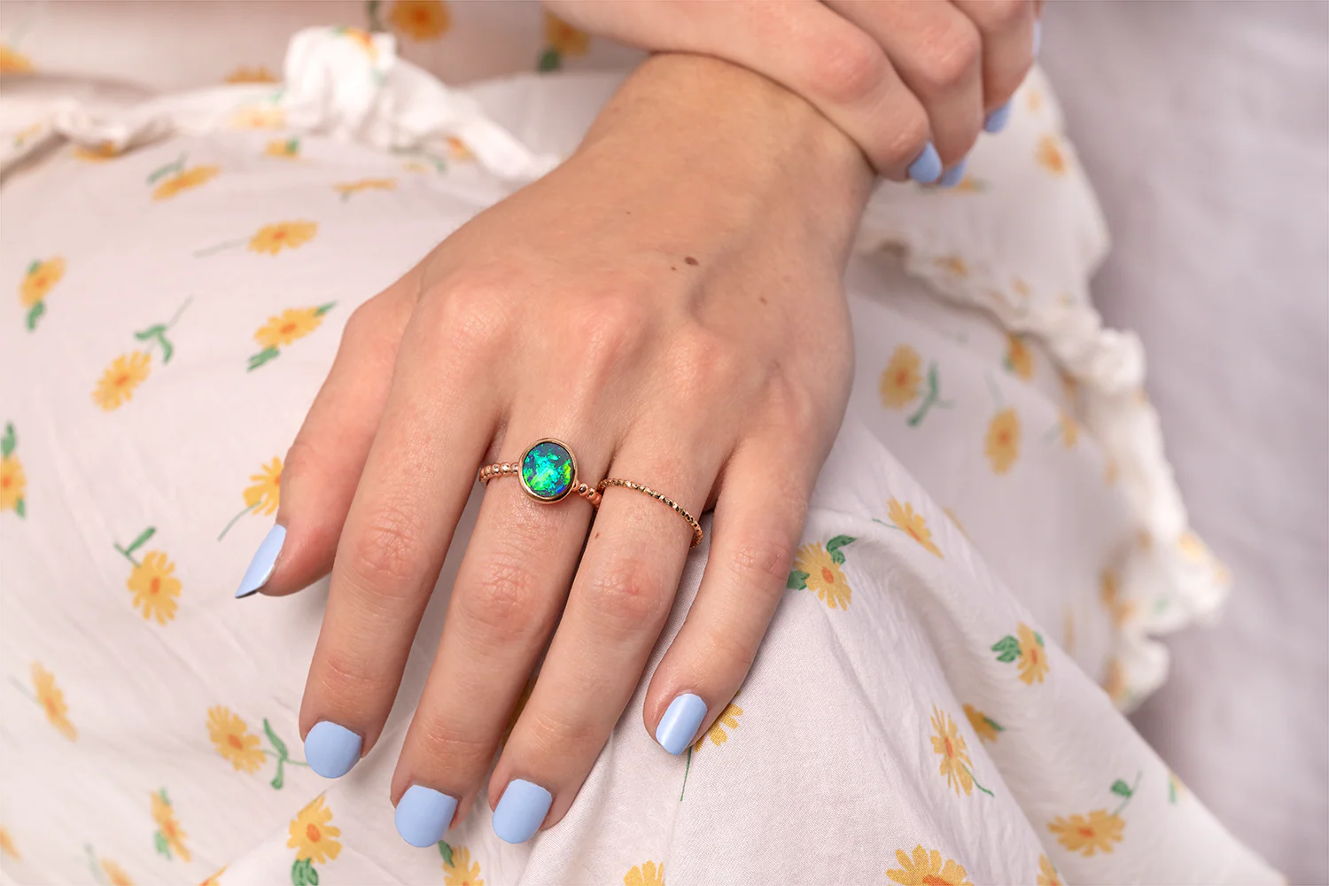 Tatiana Ring Rose Gold with 2.45 ct Dark Crystal Opal - Image 2