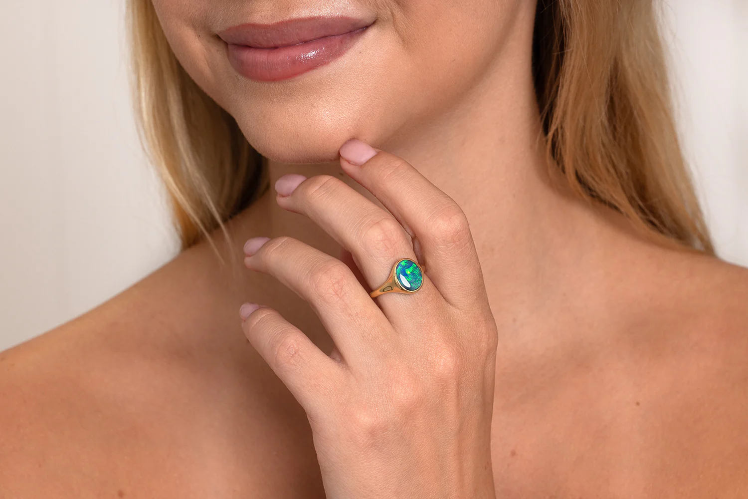 Valentina — 18kt Yellow Gold 2.45 ct Black Opal Ring - Image 2