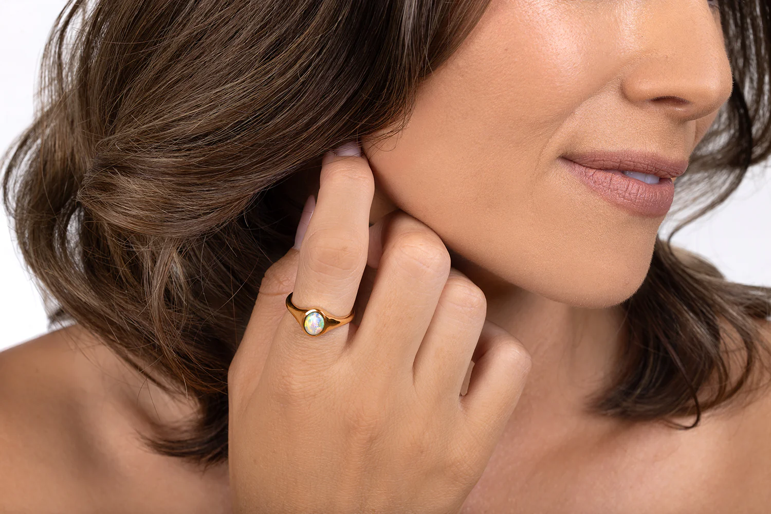 Valentina Petite — 18kt Yellow Gold 0.92 ct Crystal Opal Ring - Image 2