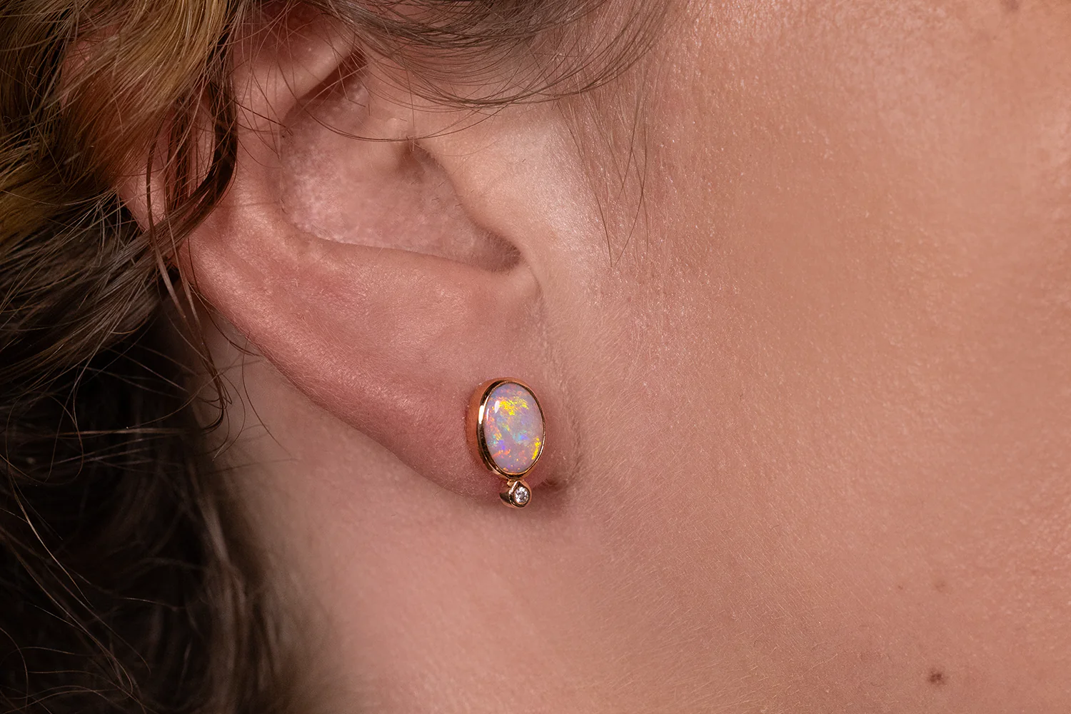 Victoria Earrings 18kt Rose Gold 1.34ct White Opals - Image 4