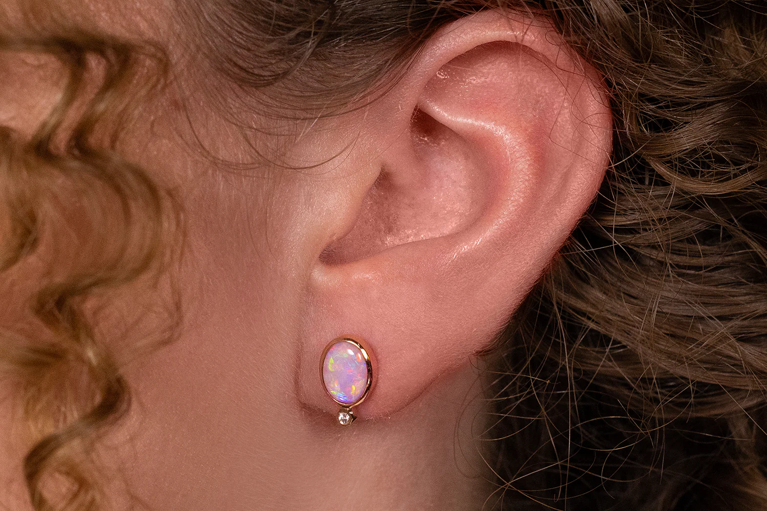 Victoria Earrings 18kt Rose Gold 1.34ct White Opals - Image 5