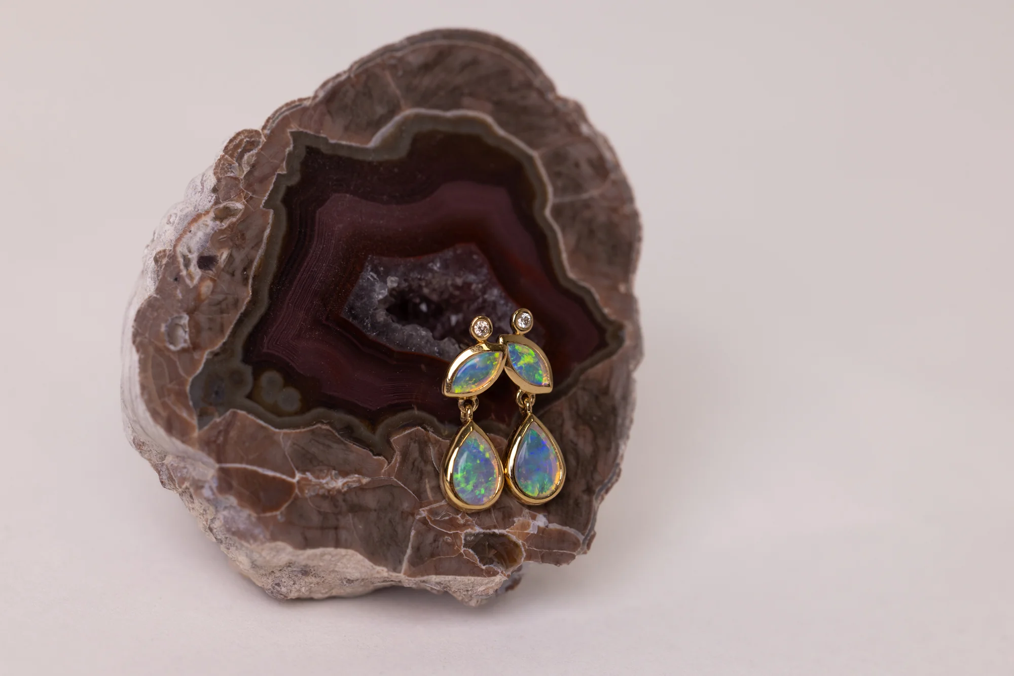 Wren — 18kt Yellow Gold 0.60 ct Crystal Opal Diamond Earrings - Image 3